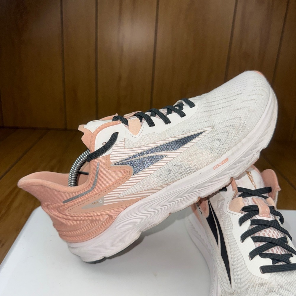 Altra Torin 6 Womens Running Shoes White Peach AL0A7R78110 Size 8.5